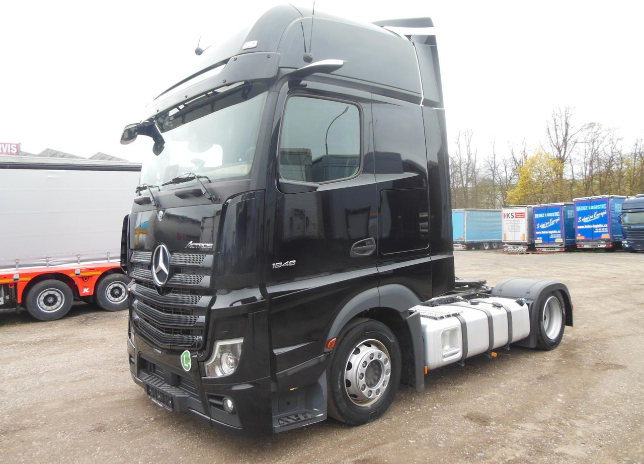 Mercedes-Benz 1848 ACTROS, LOWDECK, GIGA SPACE, STANDKLIMA Mercedes-Benz 1848 ACTROS, LOWDECK, GIGA SPACE, STANDKLIMA - Тягач: фото 1 Mercedes-Benz 1848 ACTROS, LOWDECK, GIGA SPACE, STANDKLIMA Mercedes-Benz 1848 ACTROS, LOWDECK, GIGA SPACE, STANDKLIMA - Тягач: фото 1