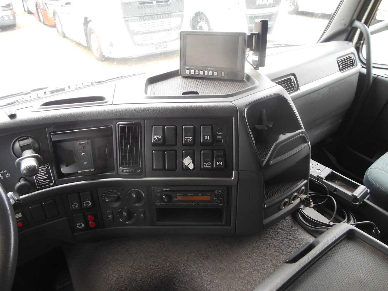 Самосвал, Автоманипулятор Volvo FM 410, 6X2, DREISEITEN KIPPER, HIAB XS 211: фото 24 Самосвал, Автоманипулятор Volvo FM 410, 6X2, DREISEITEN KIPPER, HIAB XS 211: фото 24