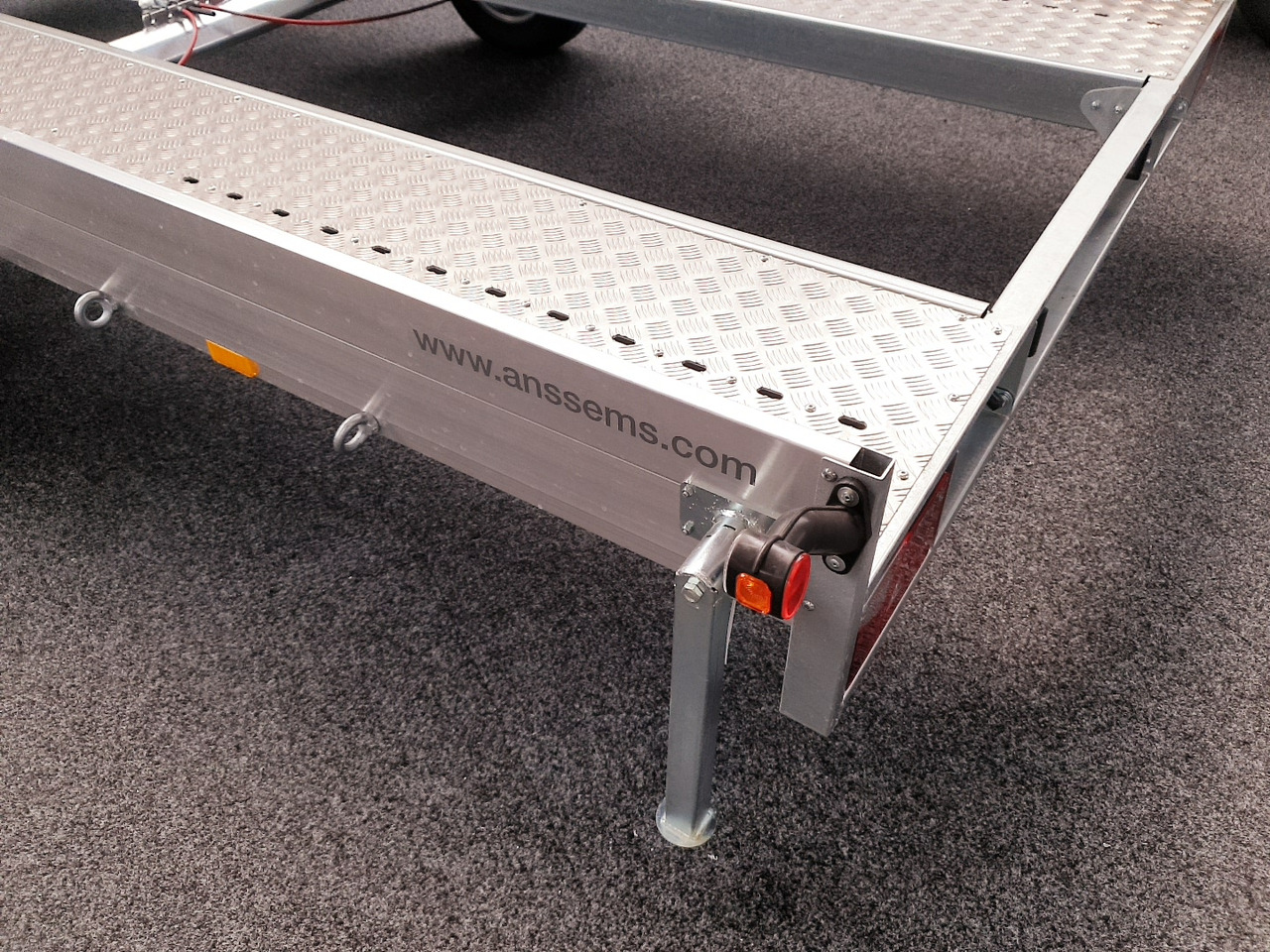 Anssems AMT ECO 1300 light 340x180x18cm (L) 1300kg - Прицеп-автовоз: фото 3 Anssems AMT ECO 1300 light 340x180x18cm (L) 1300kg - Прицеп-автовоз: фото 3