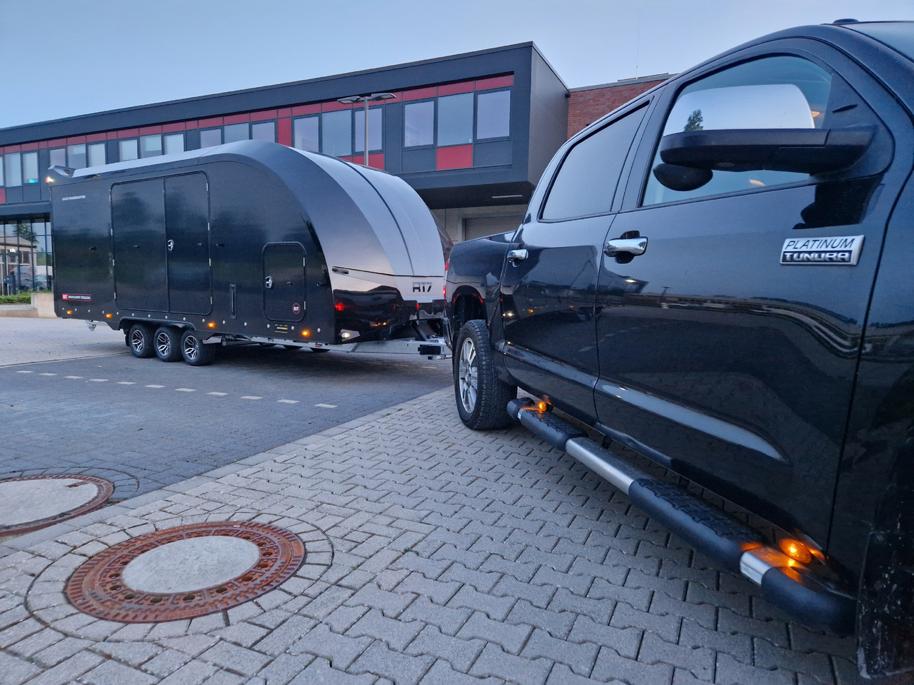 Прицеп-автовоз BJT Race Transporter 7 397-5521-35-3-10-B 550x210x189cm black Alufelgen Tridem 3500kg Aktion: фото 10