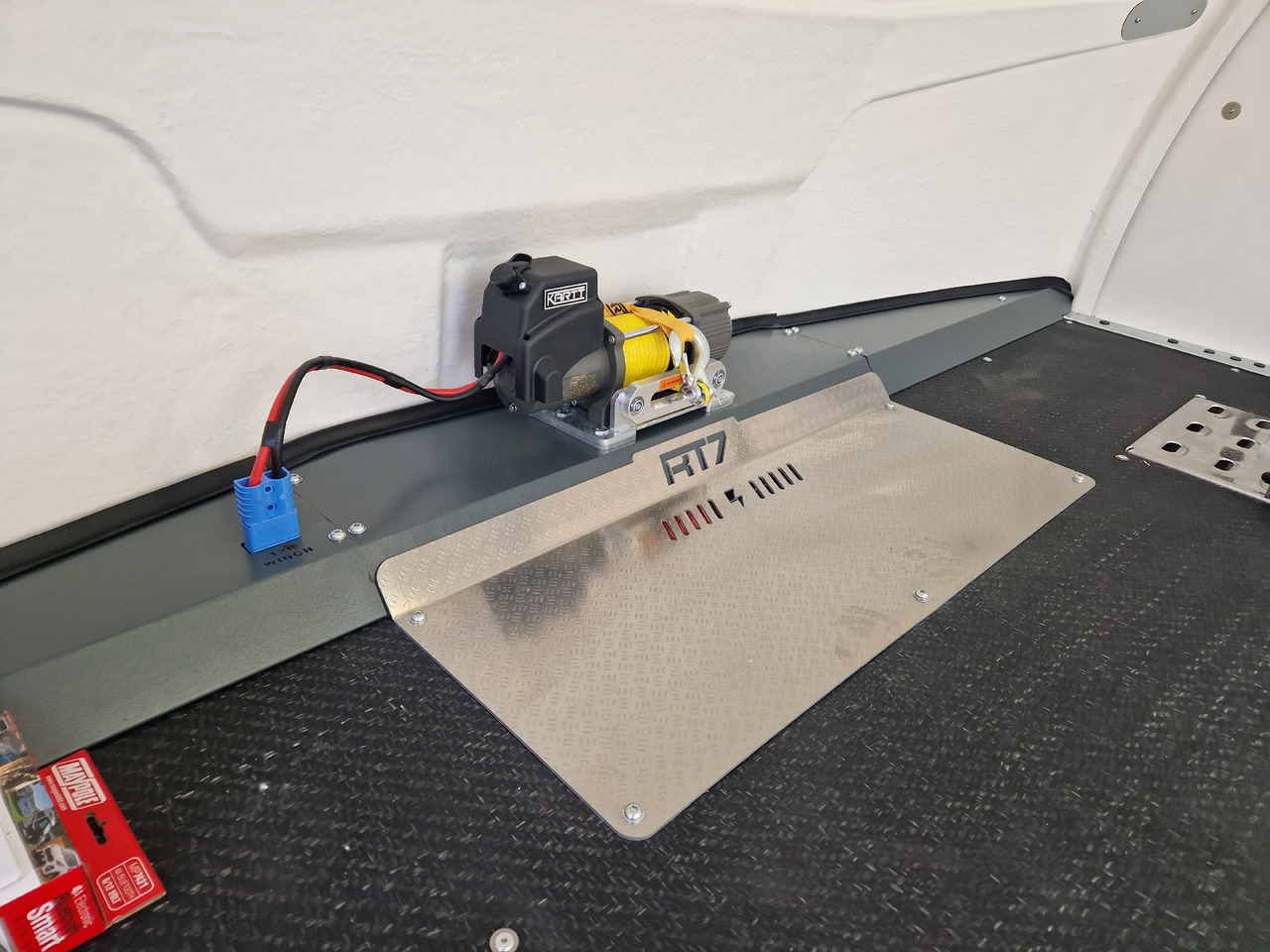 Прицеп-автовоз BJT Race Transporter 7 397-6023-35-3-10-B 600x228x189cm black ASR Kamera Alufelgen Tridem 3500: фото 7 Прицеп-автовоз BJT Race Transporter 7 397-6023-35-3-10-B 600x228x189cm black ASR Kamera Alufelgen Tridem 3500: фото 7