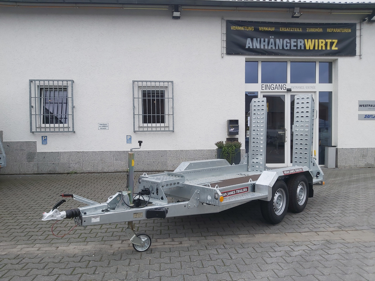 Brian James Digger Plant 543-2813-27 280x130cm Schaufelablage Rampen Reserverad 2700kg Aktion - Прицеп для спецтехники: фото 5 Brian James Digger Plant 543-2813-27 280x130cm Schaufelablage Rampen Reserverad 2700kg Aktion - Прицеп для спецтехники: фото 5