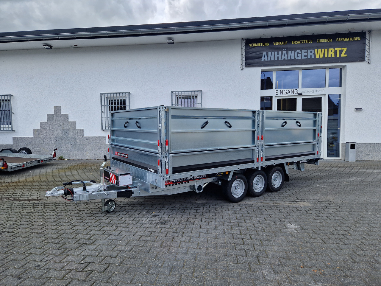 Brian James Trailer Tipper 526-4020 400x200x100cm Aufsatz elek. blackline LED Tridem 3500kg Aktion - Самосвальный прицеп: фото 1 Brian James Trailer Tipper 526-4020 400x200x100cm Aufsatz elek. blackline LED Tridem 3500kg Aktion - Самосвальный прицеп: фото 1