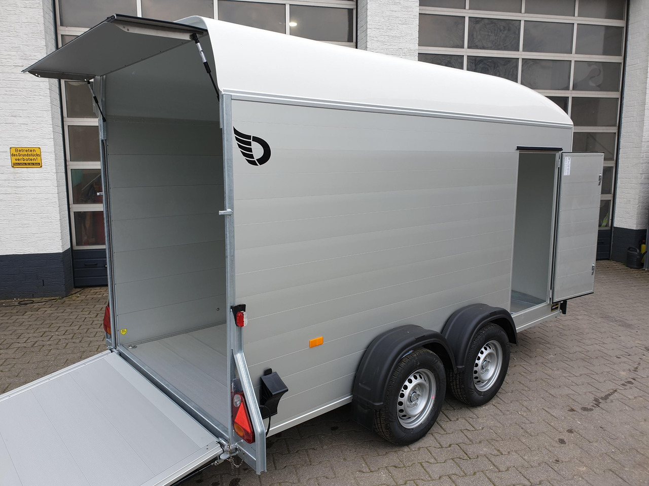 Cargo Roadster 500 XL 365x166x198cm Alu Poly weiss Seitentür Pullman 100km/H 2600kg - Прицеп-фургон: фото 3 Cargo Roadster 500 XL 365x166x198cm Alu Poly weiss Seitentür Pullman 100km/H 2600kg - Прицеп-фургон: фото 3