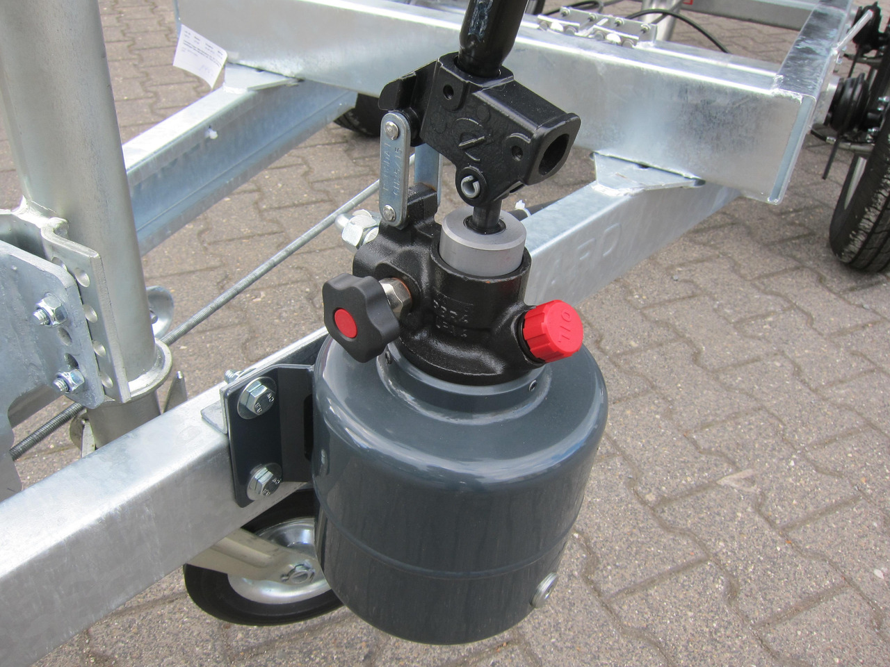 Самосвальный прицеп Heck Kipper 260x150x30cm Lfh: 72cm (S) 1500kg: фото 6 Самосвальный прицеп Heck Kipper 260x150x30cm Lfh: 72cm (S) 1500kg: фото 6