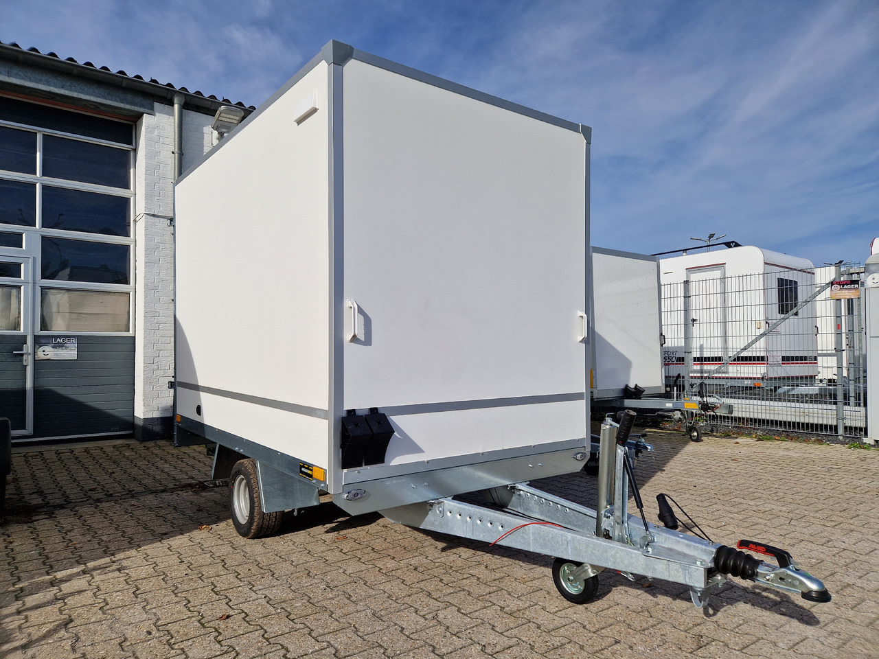 Kargo Koffer Hochlader FC1326HD 260x160x180cm Zurrsystem (S) 1300kg 100km/H - Прицеп-фургон: фото 1 Kargo Koffer Hochlader FC1326HD 260x160x180cm Zurrsystem (S) 1300kg 100km/H - Прицеп-фургон: фото 1