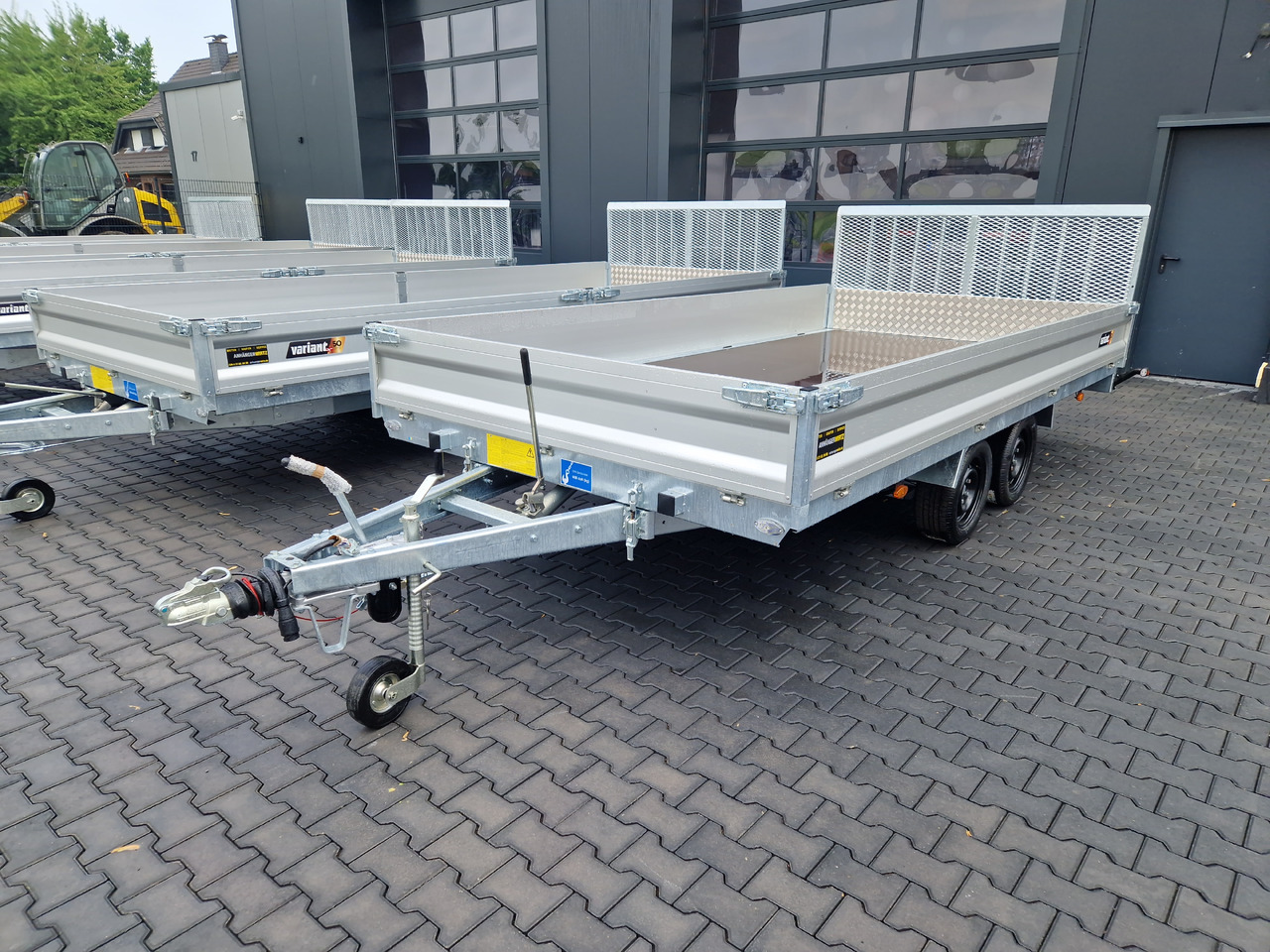 Variant Maschinentransporter 3542 UX Maxi Load Tandem Parabelfeder LED Felgen black 3500kg - Прицеп для спецтехники: фото 2 Variant Maschinentransporter 3542 UX Maxi Load Tandem Parabelfeder LED Felgen black 3500kg - Прицеп для спецтехники: фото 2