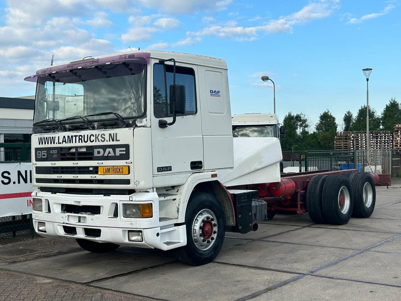 DAF 95.400 - Грузовик-шасси: фото 1 DAF 95.400 - Грузовик-шасси: фото 1