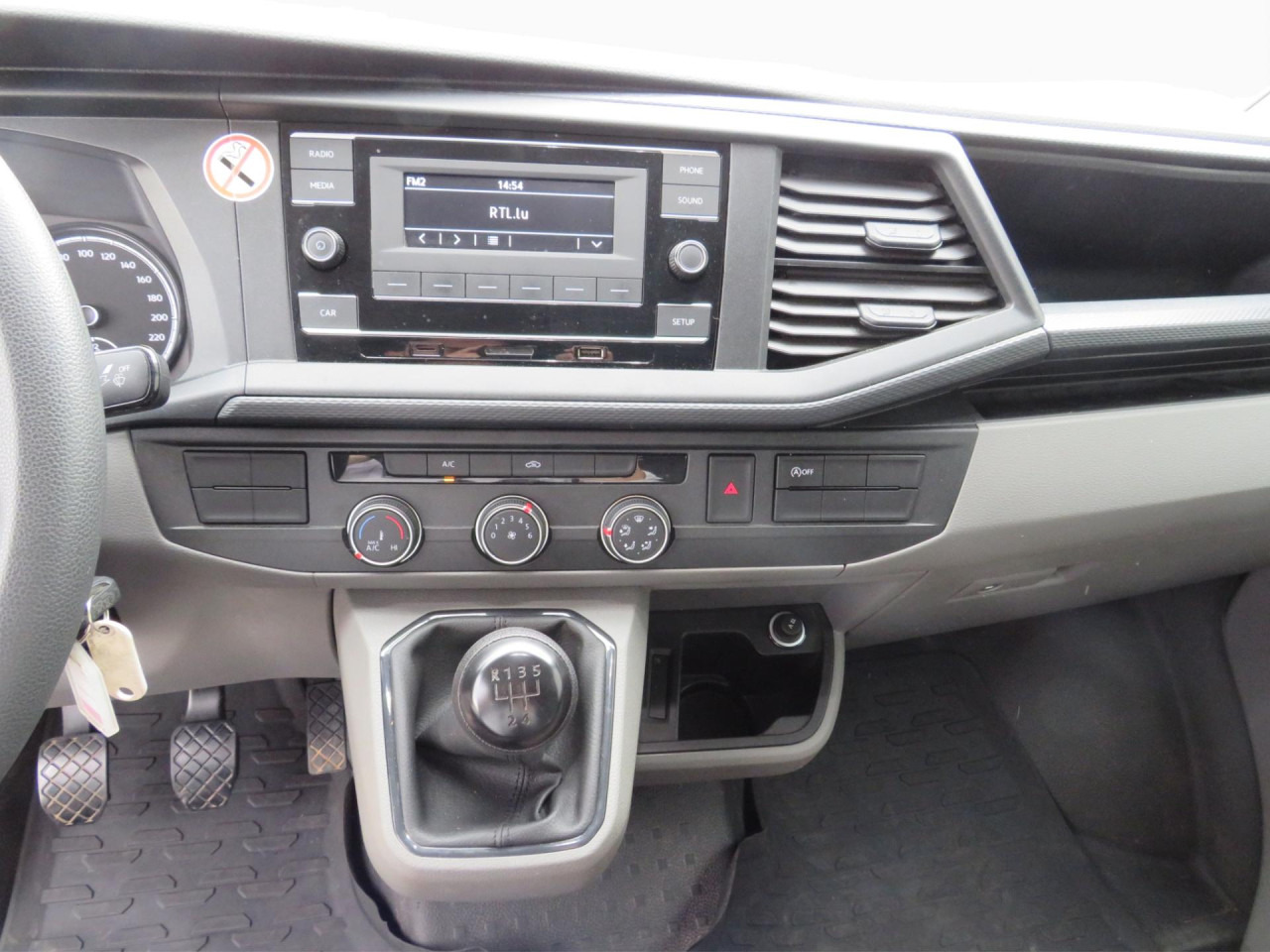 VOLKSWAGEN T6.1 Transporter 2.0 TDI Kasten Klima ZV - Легковой фургон: фото 3 VOLKSWAGEN T6.1 Transporter 2.0 TDI Kasten Klima ZV - Легковой фургон: фото 3