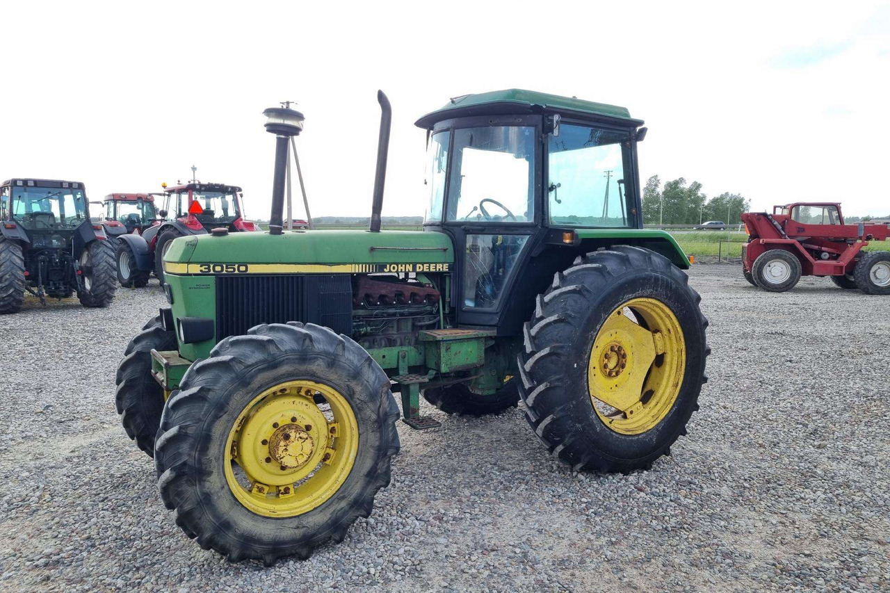 John Deere 3050 - Трактор: фото 3 John Deere 3050 - Трактор: фото 3