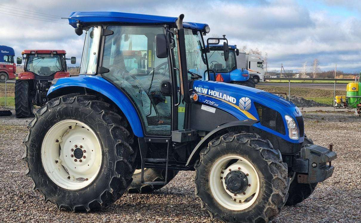 New Holland TD 5.95 - Трактор: фото 5 New Holland TD 5.95 - Трактор: фото 5