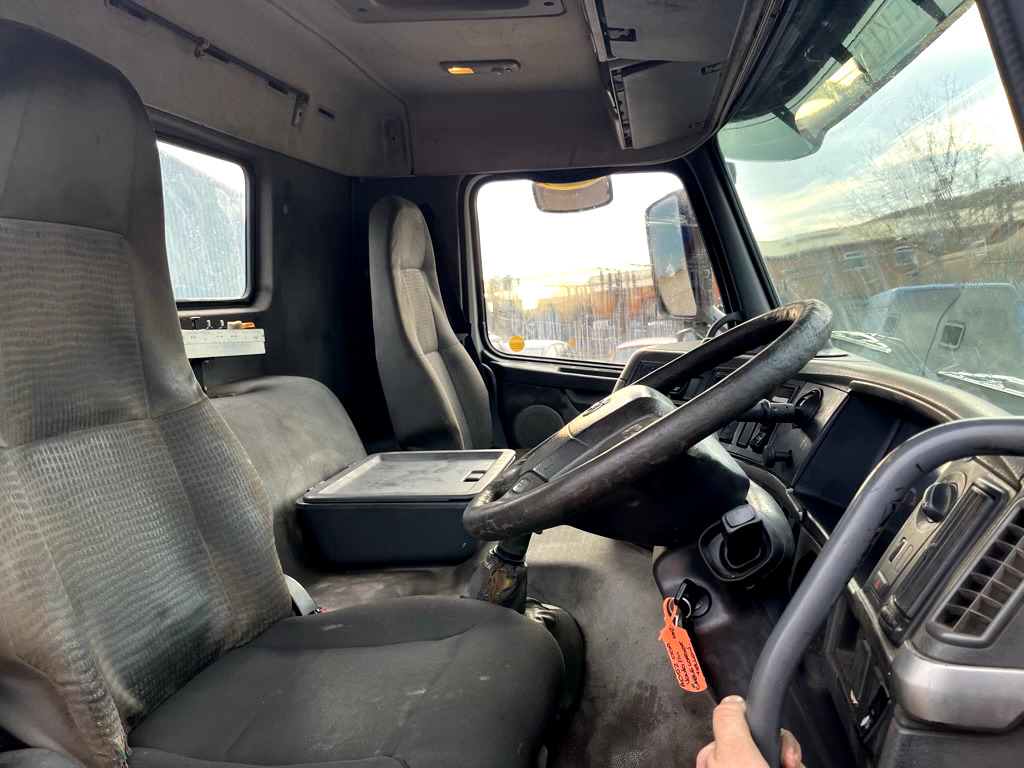 Грузовик-шасси VOLVO FM9 260 6X2: фото 19