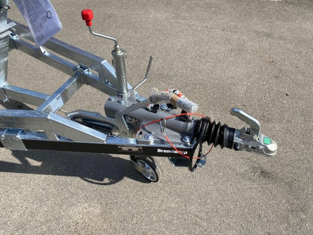 Brenderup Brenderup Premium Bootsanhänger 303500TB SRX mit Superrollen, 3,5 to. 8,7m/ 30 Fuß - Лодочный прицеп: фото 2 Brenderup Brenderup Premium Bootsanhänger 303500TB SRX mit Superrollen, 3,5 to. 8,7m/ 30 Fuß - Лодочный прицеп: фото 2