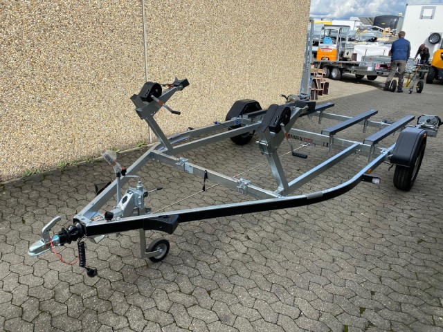 Brenderup Doppel Jetski Premium PWC21200B RAX , 1,2 to., 3,8m - Лодочный прицеп: фото 1 Brenderup Doppel Jetski Premium PWC21200B RAX , 1,2 to., 3,8m - Лодочный прицеп: фото 1