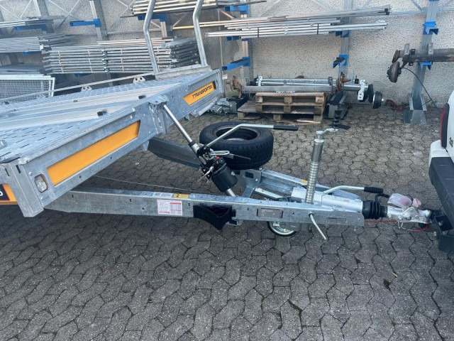 Brian James T Transporter, 231-5021-35-2-12, 5000 x 2150 mm, 3,5 to. kippbar mit Auffahrrampen - Прицеп-автовоз: фото 2 Brian James T Transporter, 231-5021-35-2-12, 5000 x 2150 mm, 3,5 to. kippbar mit Auffahrrampen - Прицеп-автовоз: фото 2