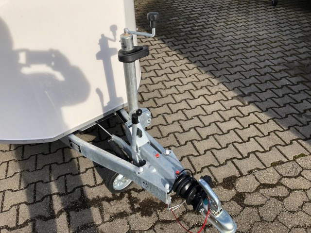 Cheval Liberte Debon Cargo 2 Poly + Türe weiß 1300 kg, 100 km/h, 300x155x168cm - Прицеп-фургон: фото 3 Cheval Liberte Debon Cargo 2 Poly + Türe weiß 1300 kg, 100 km/h, 300x155x168cm - Прицеп-фургон: фото 3