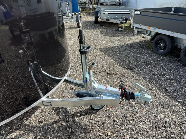 Cheval Liberte Debon Roadster 400 Alu + Türe 1300 kg, 100 km/h, 320x167x200cm - Прицеп-фургон: фото 2 Cheval Liberte Debon Roadster 400 Alu + Türe 1300 kg, 100 km/h, 320x167x200cm - Прицеп-фургон: фото 2