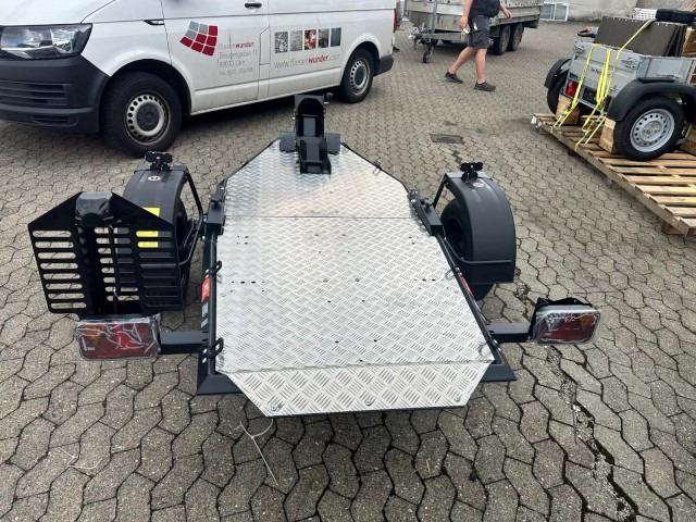 Lorries Motorradanhänger MT-1, 0,75 to. 245 x 99 cm, Alu-Felgen - Прицеп для мотоцикла: фото 4 Lorries Motorradanhänger MT-1, 0,75 to. 245 x 99 cm, Alu-Felgen - Прицеп для мотоцикла: фото 4