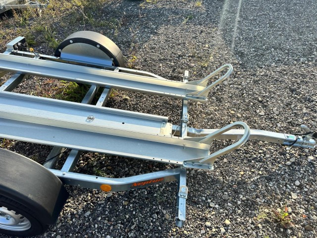 Neptun Motorradanhänger GN064, N6-220 pm2, 100 km/h 0,75 t. 2250 x 1300 x 31 mm - Прицеп для мотоцикла: фото 2 Neptun Motorradanhänger GN064, N6-220 pm2, 100 km/h 0,75 t. 2250 x 1300 x 31 mm - Прицеп для мотоцикла: фото 2