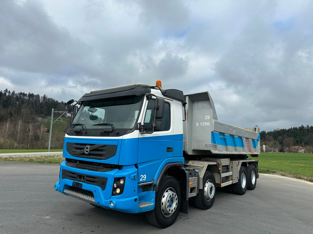 VOLVO FMX 420 8x4 - Тросовый мультилифт: фото 1 VOLVO FMX 420 8x4 - Тросовый мультилифт: фото 1