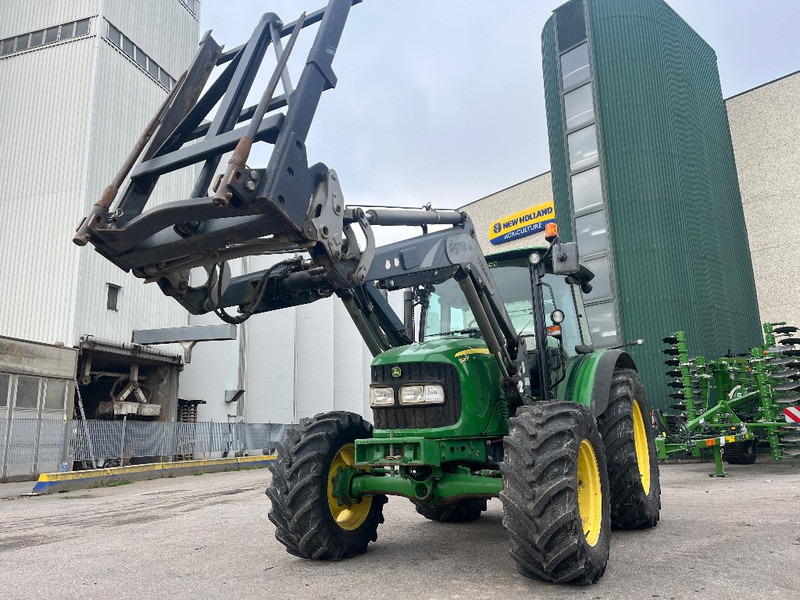John Deere 5100 R - Трактор: фото 1 John Deere 5100 R - Трактор: фото 1