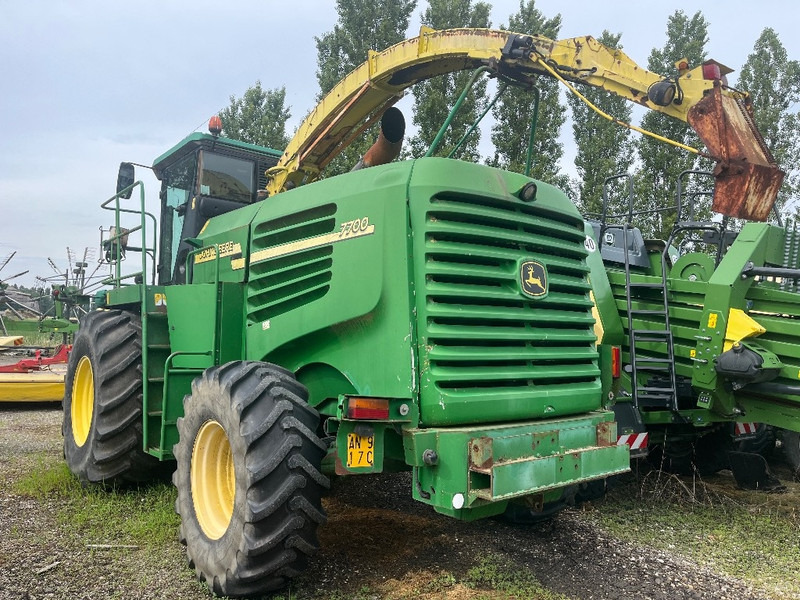 John Deere 7700 - Кормоуборочный комбайн: фото 3 John Deere 7700 - Кормоуборочный комбайн: фото 3