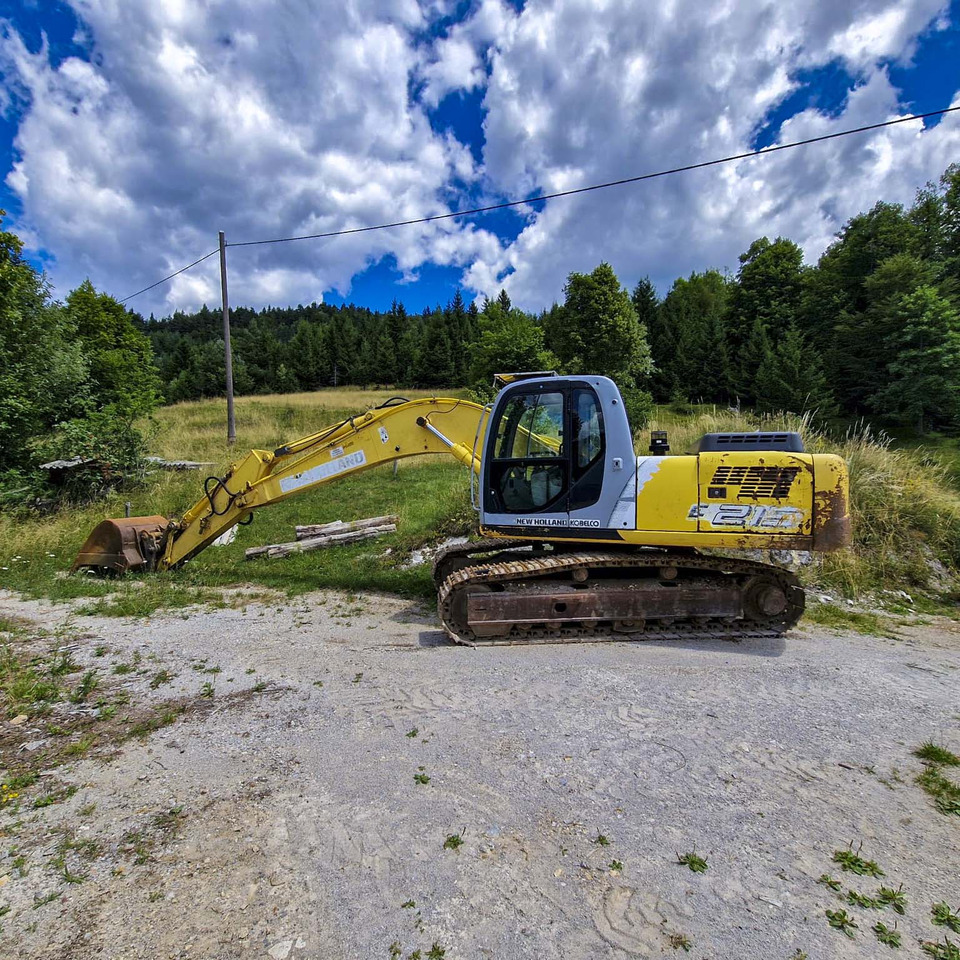 New Holland Kobelco E215 - Гусеничный экскаватор: фото 1 New Holland Kobelco E215 - Гусеничный экскаватор: фото 1