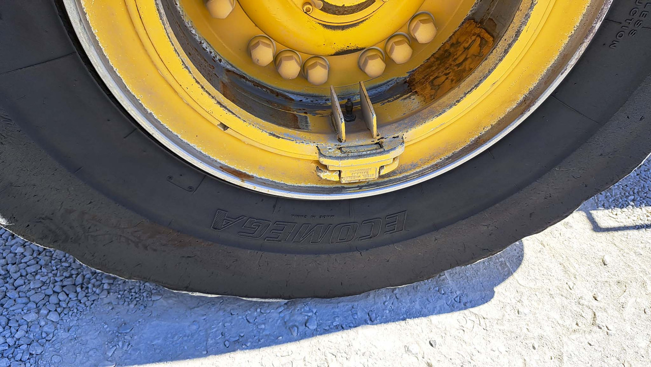 Колёсный погрузчик VOLVO L120H: фото 37