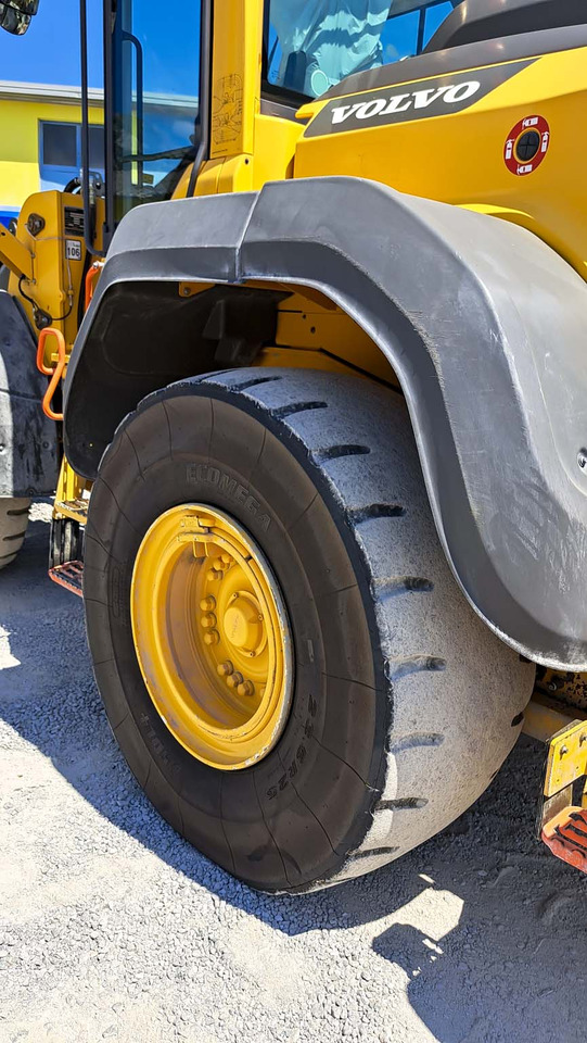 Колёсный погрузчик VOLVO L120H: фото 30