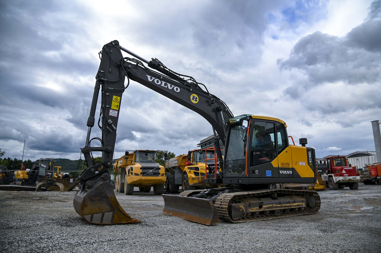 Volvo EC140E - Гусеничный экскаватор: фото 1 Volvo EC140E - Гусеничный экскаватор: фото 1