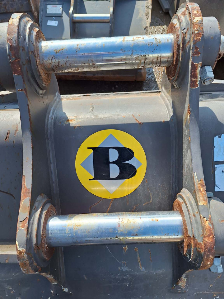 Volvo digging bucket 1100 mm - Ковш для экскаватора: фото 2 Volvo digging bucket 1100 mm - Ковш для экскаватора: фото 2
