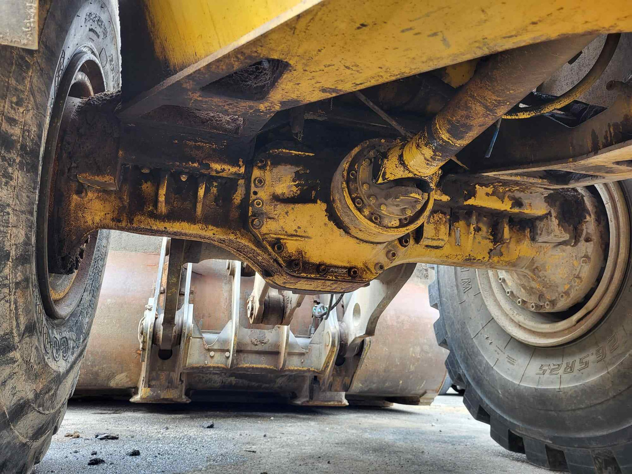 Volvo front axle - Передняя ось для Погрузчиков: фото 1 Volvo front axle - Передняя ось для Погрузчиков: фото 1