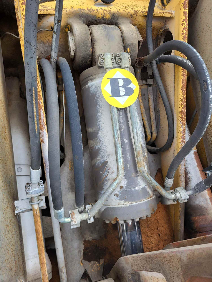 Volvo tilt cylinder - Запчасти для Погрузчиков: фото 2 Volvo tilt cylinder - Запчасти для Погрузчиков: фото 2