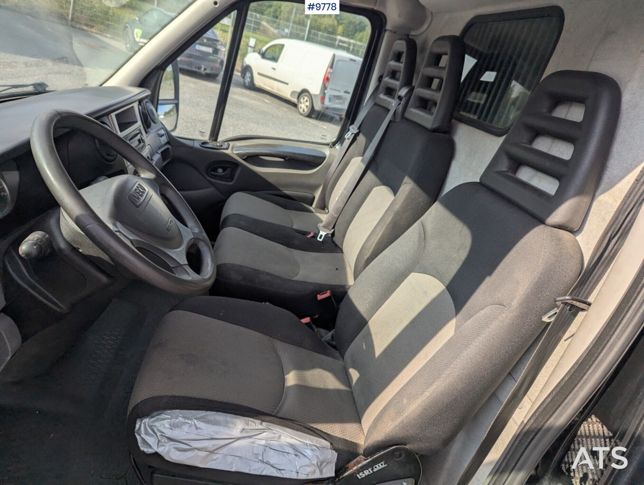 Box Truck Iveco Daily 29L12A V-300 - Цельнометаллический фургон: фото 5 Box Truck Iveco Daily 29L12A V-300 - Цельнометаллический фургон: фото 5