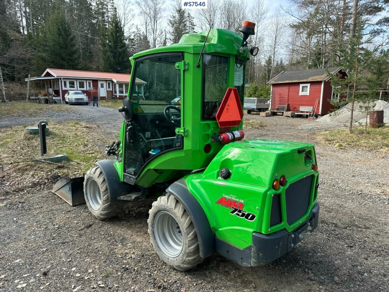 COMPACT LOADER, AVANT 750, WITH MANY TOOLS (SEE VIDEO) - Компактный фронтальный погрузчик: фото 3 COMPACT LOADER, AVANT 750, WITH MANY TOOLS (SEE VIDEO) - Компактный фронтальный погрузчик: фото 3