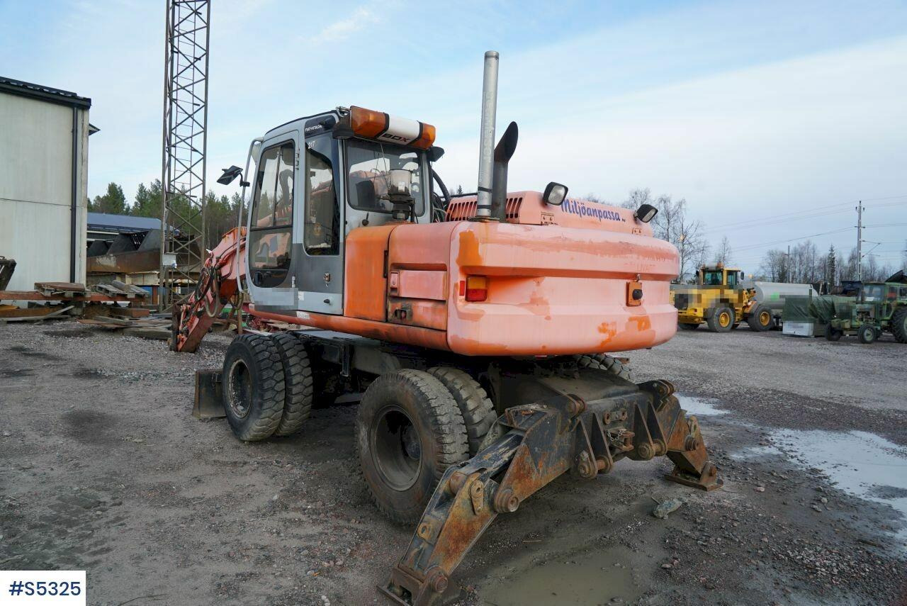 EXCAVATOR Hitachi EX165W with tools - Экскаватор: фото 3 EXCAVATOR Hitachi EX165W with tools - Экскаватор: фото 3