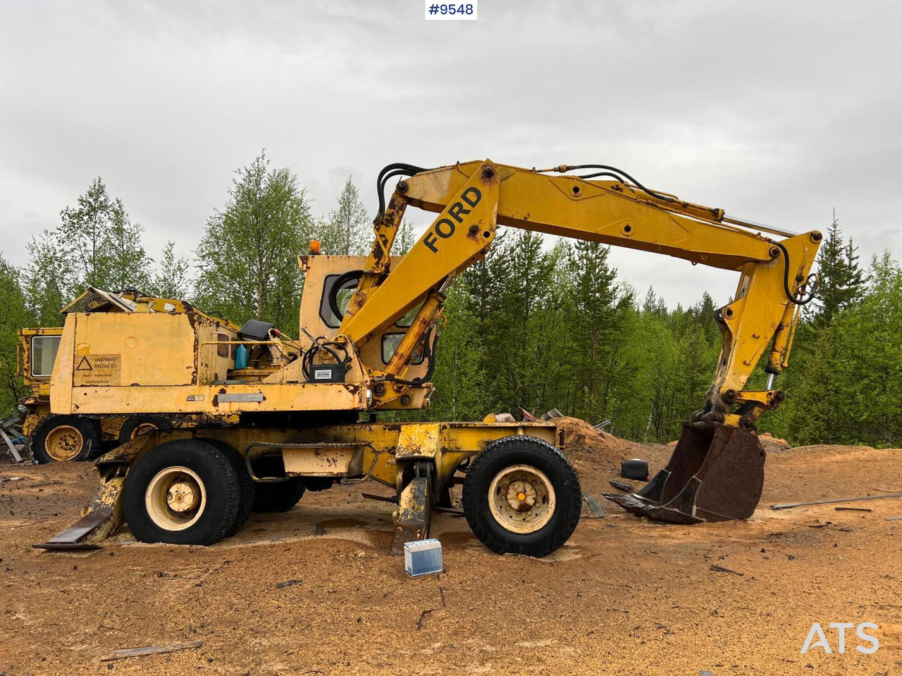 FORD Wheel excavator - Колёсный экскаватор: фото 1 FORD Wheel excavator - Колёсный экскаватор: фото 1