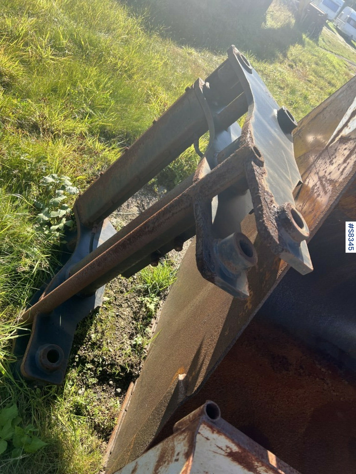 Quick attachment for wheel loader - Large BM - Строительное оборудование: фото 1 Quick attachment for wheel loader - Large BM - Строительное оборудование: фото 1