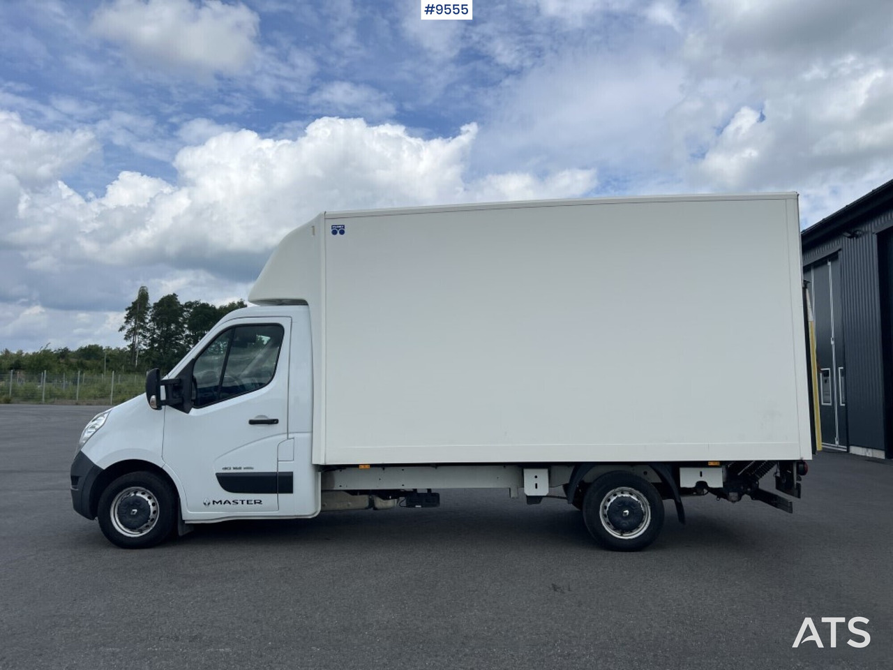 Малотоннажный фургон Renault Master with tail lift: фото 12