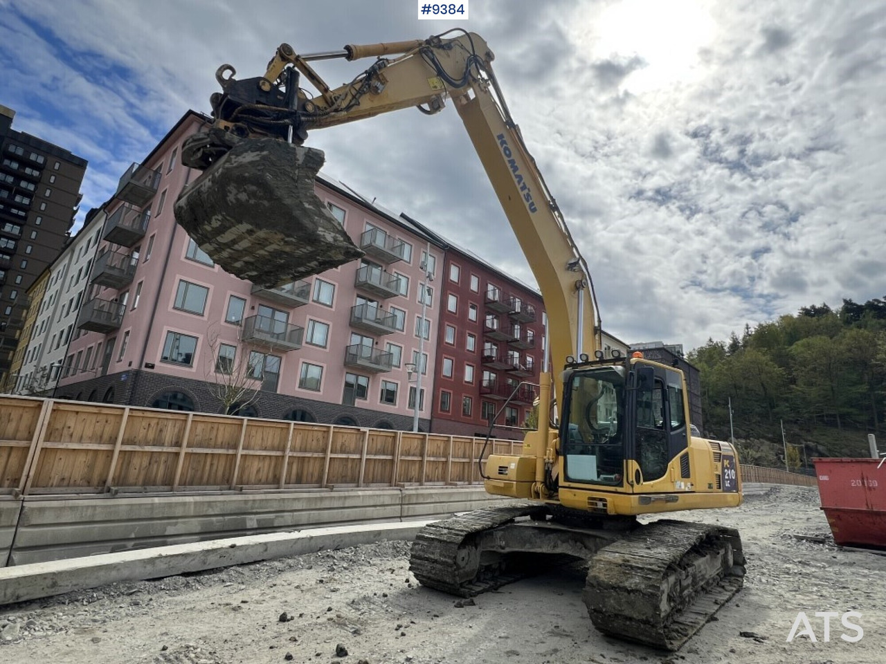 Tracked excavator Komatsu PC210LC (VIDEO) - Гусеничный экскаватор: фото 1 Tracked excavator Komatsu PC210LC (VIDEO) - Гусеничный экскаватор: фото 1