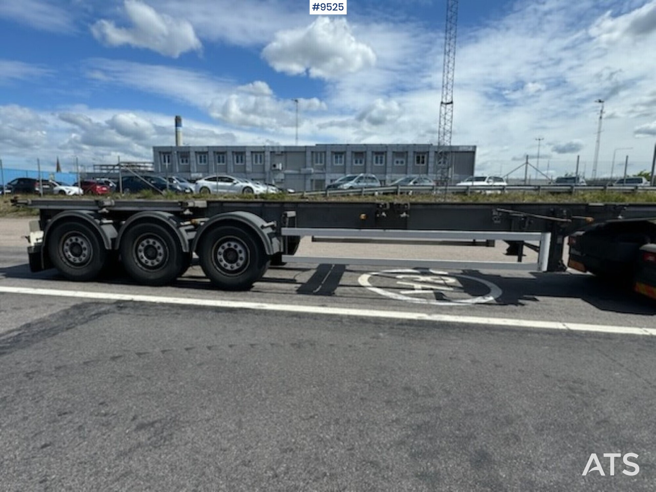 Trailer- FRUEHAUF - Полуприцеп-контейнеровоз/ Сменный кузов: фото 1 Trailer- FRUEHAUF - Полуприцеп-контейнеровоз/ Сменный кузов: фото 1