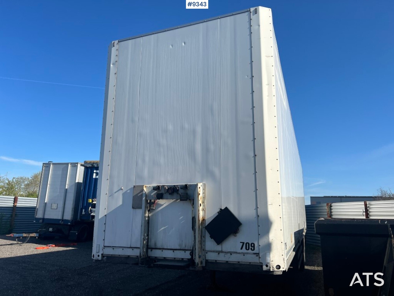 Trailer- SCHMITZ CARGOBULL - Полуприцеп-фургон: фото 1 Trailer- SCHMITZ CARGOBULL - Полуприцеп-фургон: фото 1