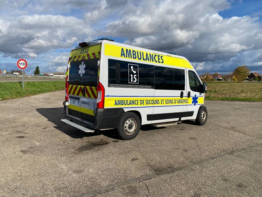 Fiat LES DAUPHINS/DUCATO TORINO 2.3M-Jet 160 endommagée - Малотоннажный фургон: фото 4 Fiat LES DAUPHINS/DUCATO TORINO 2.3M-Jet 160 endommagée - Малотоннажный фургон: фото 4