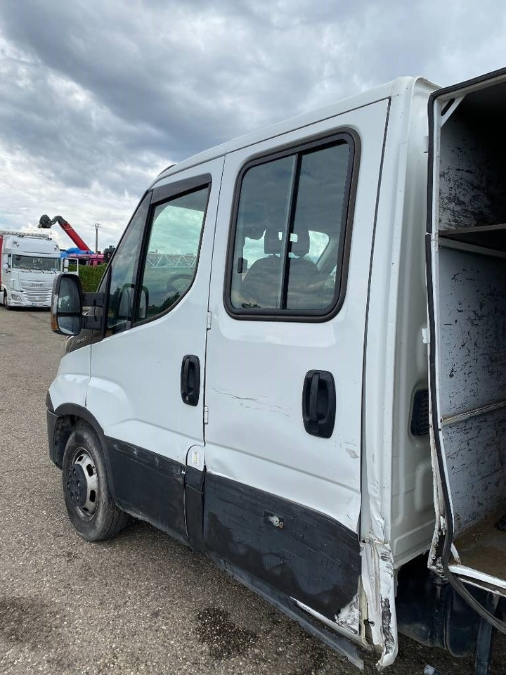 Малотоннажный самосвал, Грузопассажирский фургон Iveco DAILY 35-140 C14 2.3D/140 / JPM VULCAIN endommagé: фото 23 Малотоннажный самосвал, Грузопассажирский фургон Iveco DAILY 35-140 C14 2.3D/140 / JPM VULCAIN endommagé: фото 23