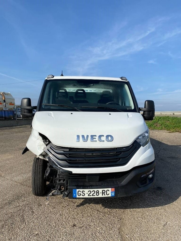 Iveco DAILY 35-180/35C18 3.0-180 M/Jet endommagé - Малотоннажный бортовой грузовик: фото 2 Iveco DAILY 35-180/35C18 3.0-180 M/Jet endommagé - Малотоннажный бортовой грузовик: фото 2