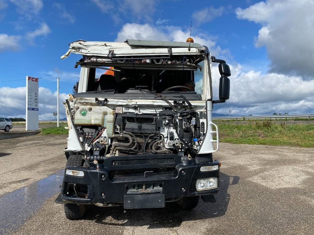 Iveco TRAKKER 410/EEV -PALFINGER PK13001-T18 endommagé - Крюковой мультилифт: фото 5 Iveco TRAKKER 410/EEV -PALFINGER PK13001-T18 endommagé - Крюковой мультилифт: фото 5