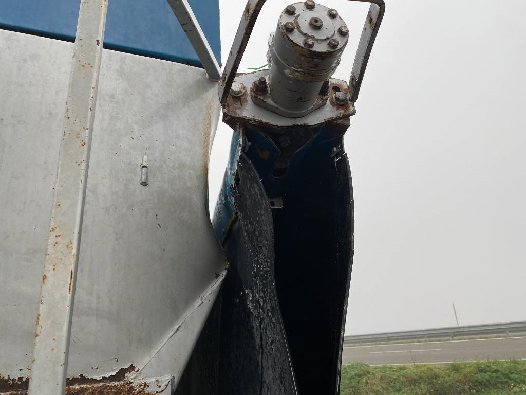 Разбрасыватель удобрений MDM RE 813 Origine Française endommagé: фото 12