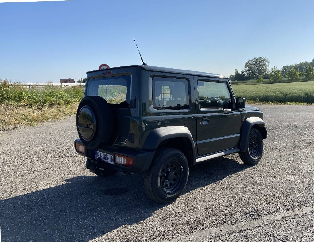 Suzuki JIMNY 1.5i 102/AllGrip endommagé - Легковой автомобиль: фото 4 Suzuki JIMNY 1.5i 102/AllGrip endommagé - Легковой автомобиль: фото 4