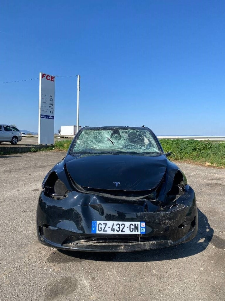 Tesla Model Y RWD/Origine Française endommagée - Седан: фото 2 Tesla Model Y RWD/Origine Française endommagée - Седан: фото 2