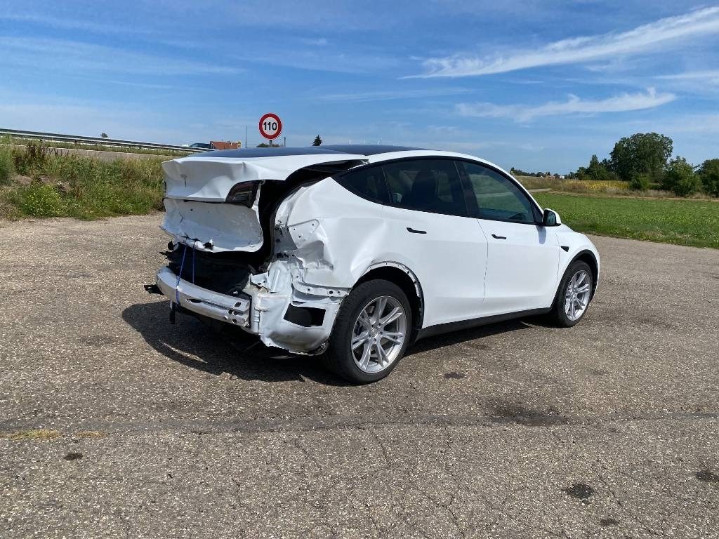 Tesla Model Y RWD / Origine Française endommagée - Легковой автомобиль: фото 4 Tesla Model Y RWD / Origine Française endommagée - Легковой автомобиль: фото 4